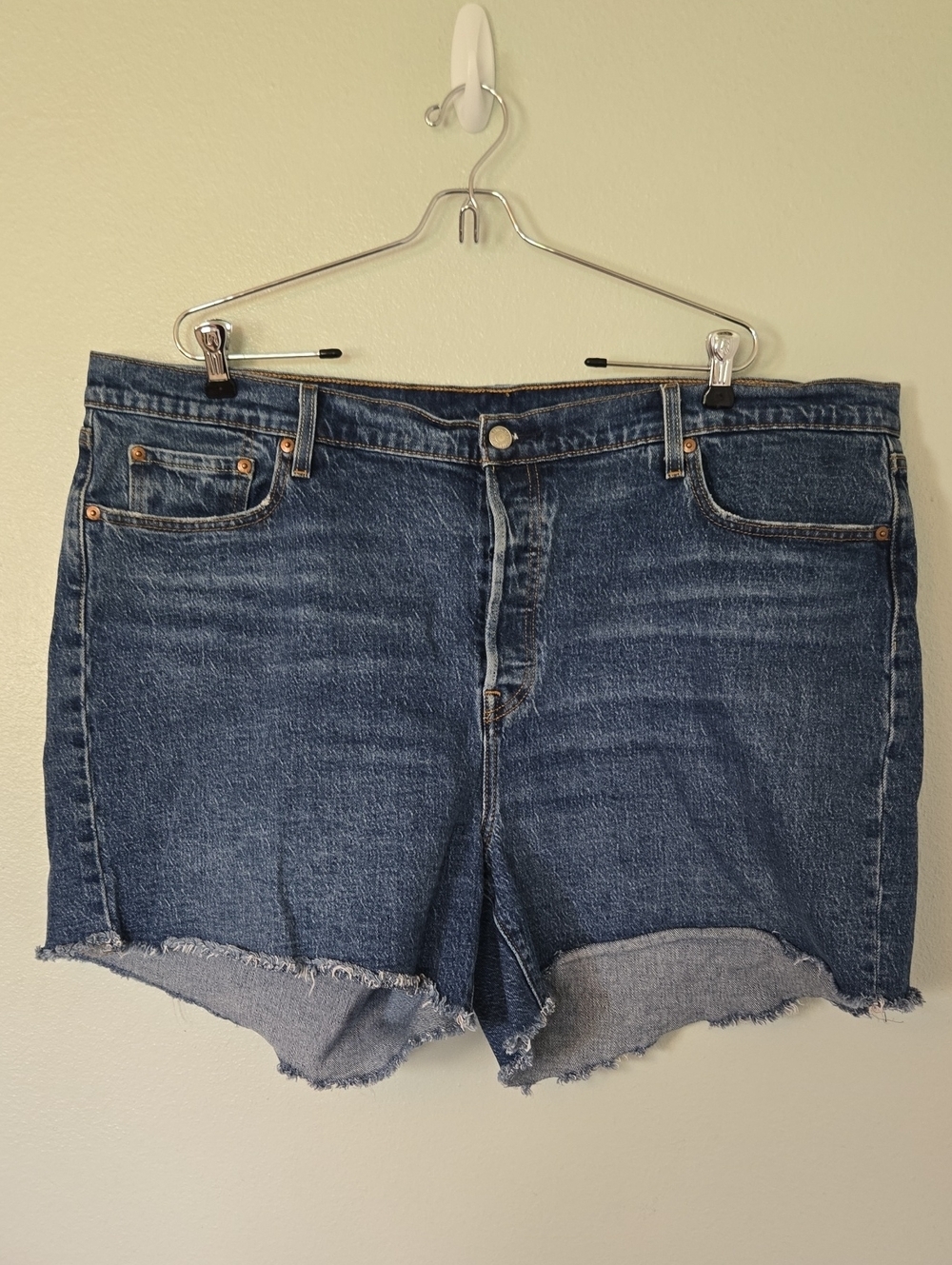 Levi's | 501 Raw Hem 4.5" Denim Shorts Size 22W